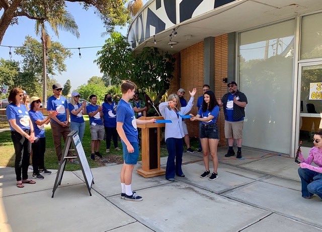 leadershipmb's tweet photo. LMB Class of 2022 kicks off their Community Mural project! @mbparksandrec @citymb #communityart #mbarts @MBNewsTweets @MB_Chamber @MBHometownFair https://t.co/31lwEA3C7x