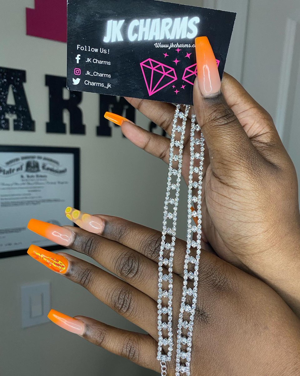 charms_jk's tweet photo. We gone step for her #willow it just something about it that we can’t shake. 💅🏾 

Don’t forget to check the site &amp; hit the subscribe button. 

#ankletbracelets #charmbracelets #charmed #ankletbracelet💙 #nails #nails💅 #nailsdesign  #explorepage✨ #jewelry https://t.co/nxxno9UY4G