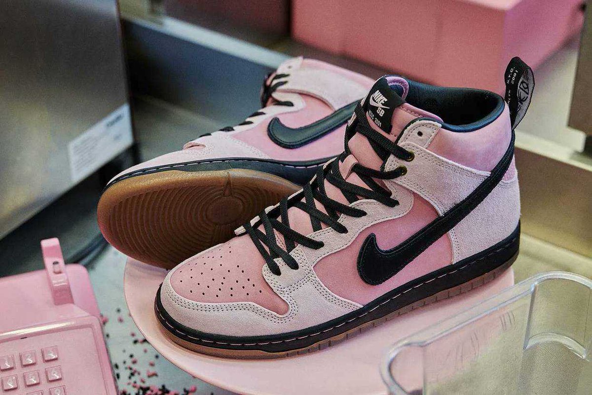 snkrdunk_jp's tweet image. 🔥明日発売🔥
KCDC Brooklyn Skateshop × Nike SB Dunk High &quot;Pink/Black&quot;がSNKRSにて明日発売❗️

📲 snkrdunk.com/articles/11118…

#ナイキ
#ダンク
#KCDC
#SNKRDUNK
#スニーカーダンク
#スニダン