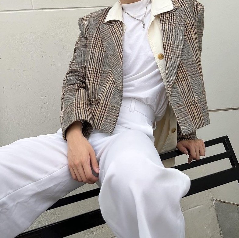 — ;  Sky Saelim

     ; mafia au
     ; middle child 
     ; dark themes ahead
     ; nsfw at times ; multi ship
     ; archetype of #𝒄𝒍𝒐𝒗𝒆𝒓