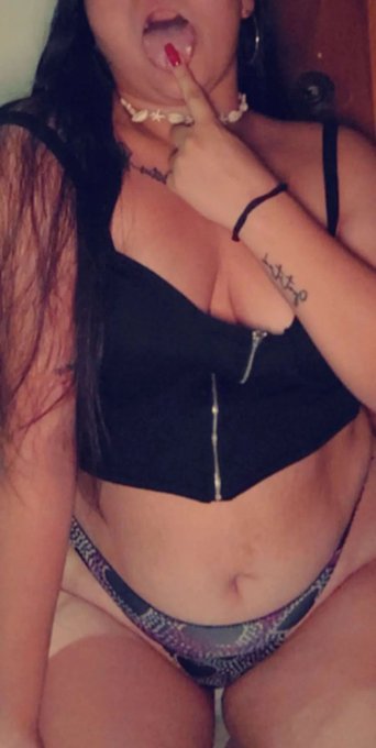 😈😈 #sexy https://t.co/w6Ifz5PcBY