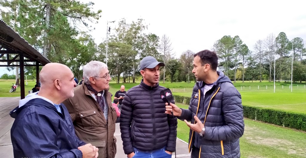CLUBHUIRAPUCASC's tweet photo. En la cocina de la información!
Gracias a los periodistas y staff técnico de @trytvtucuman, a
@tomasgray1 y @FelixCerrutti por llevar la emoción del partido a cada hincha de #Huira 💪🏼💪🏼
❤️💚 https://t.co/2tWqwVQVrY