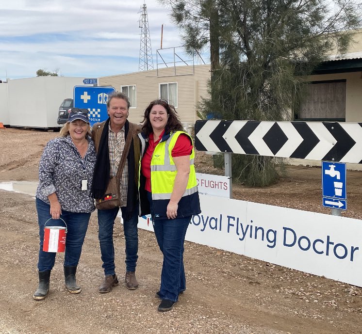 RoyalFlyingDoc's tweet photo. You never know who you’ll meet outback! 

Our #RFDS #Marree team Robyn &amp; Ally caught up with the incredible @troycassardaley who’s in town this weekend for the Curdimurka Outback Ball. 

Thanks to event attendees &amp; local community for filling the red #FlyingDoctor donation tin! https://t.co/c6qA2c7T7A