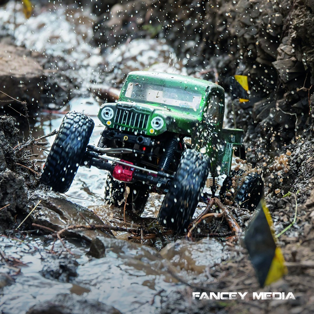 RcCrawlerKing's tweet photo. Any weather🌧️☀️ is good weather to drive RC🚗 in. But let's be honest a nice sunny summer day🌤️ with a cool breeze🌬️ is always the best.🤩
Video👇
https://t.co/UxKpTQgu5P
#sttc #scaletoughtruck #fanceymedia #rc #rctrucks #jeep #gcmracing #tinytrucks #superscale #rudeboyz https://t.co/2cfyZPv5qY