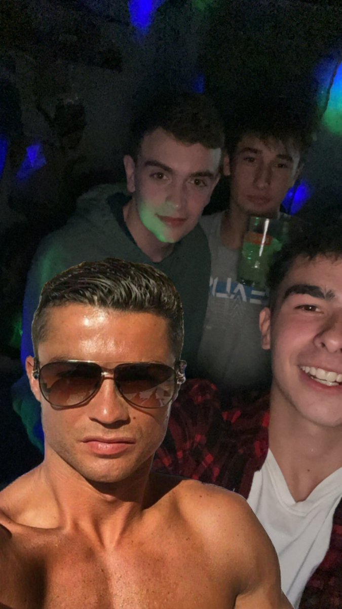 Ídolo <a href="/Cristiano/">Cristiano Ronaldo</a>