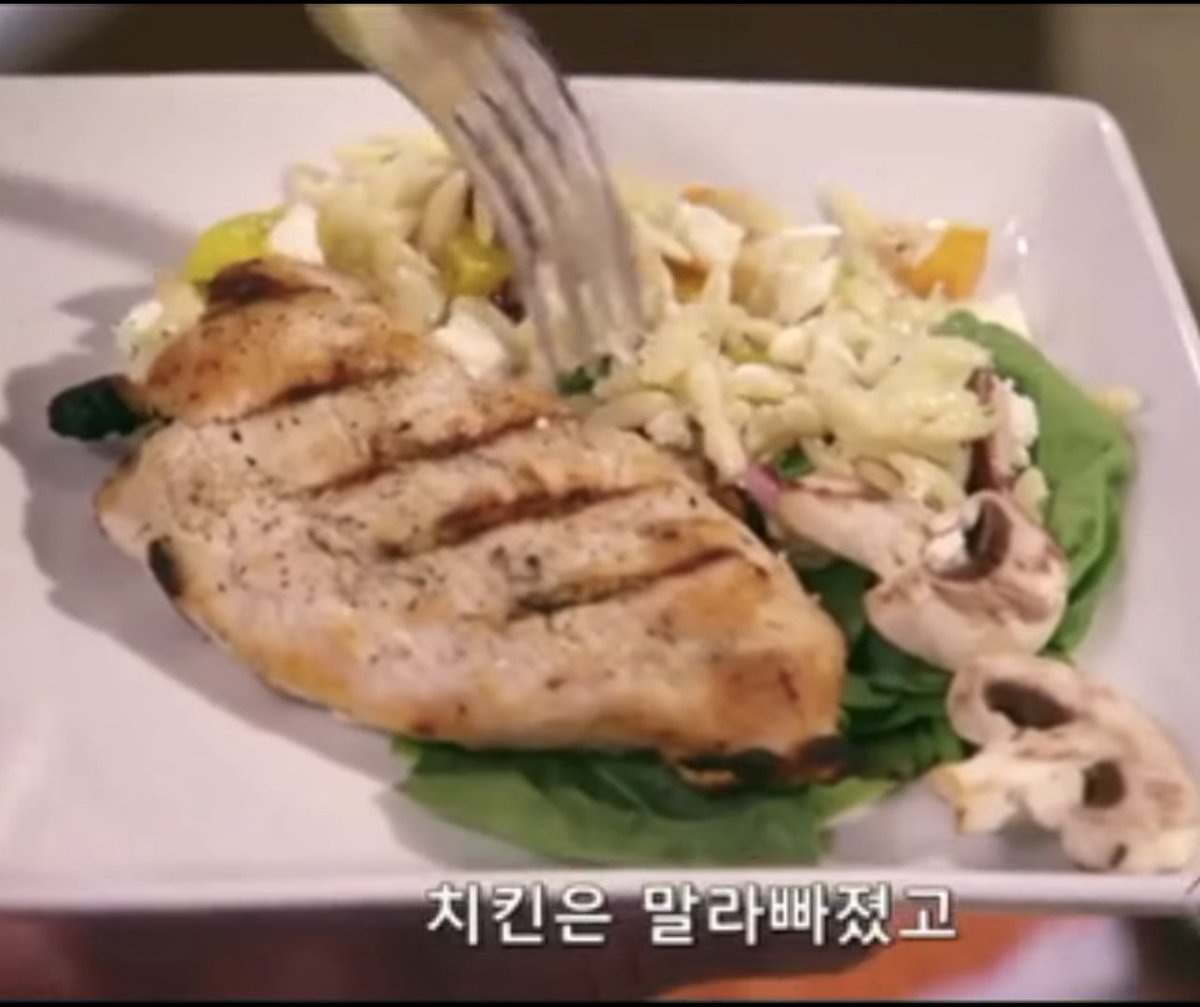 vax449's tweet photo. 로지 숙제 봐주는 셜록 https://t.co/jdGgRsJA4p