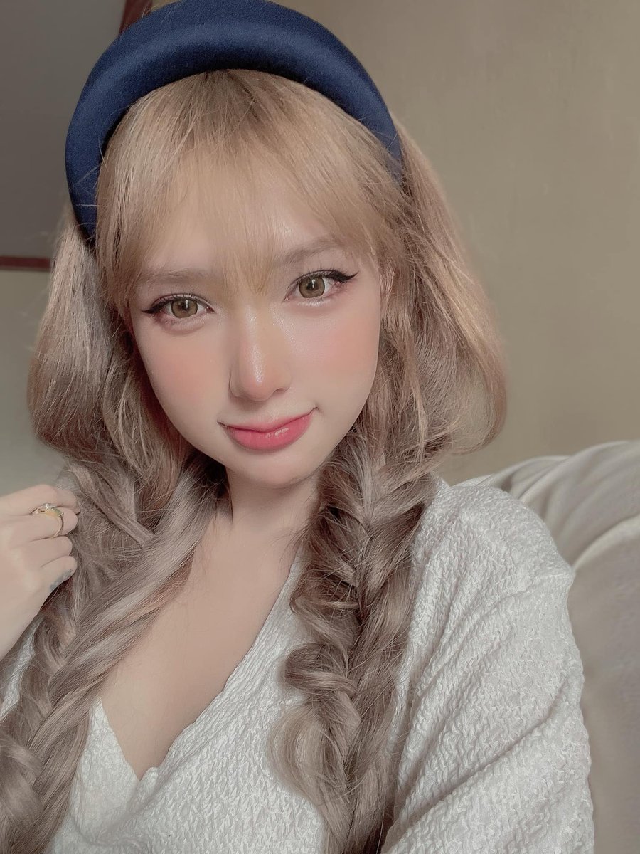 JenetteRoulette's tweet photo. @lyonsotcushenf1 I'll buy you anythingI'll buy you any ring#Xuhuong #trending #SucManhCong #LinhCry #NgheAn#VietNam #NumberOne #Vietnamese https://t.co/pRgigtEIvd