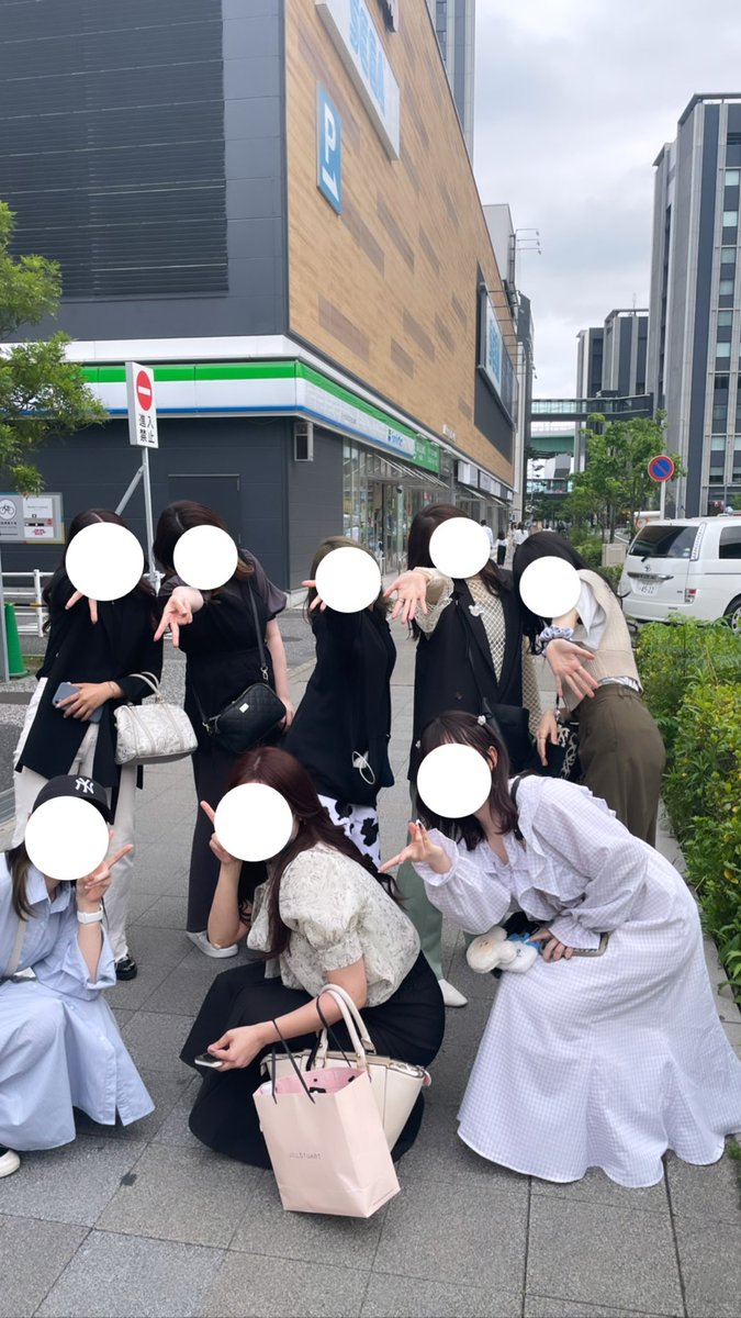 _mykwkn__0711's tweet photo. 名古屋行かせてもらってライブもだけど皆と戯れてる時間が何より楽しかった〜😭🥲
高校生だった私がもう社会人だよ〜って懐かしい思い出振り返ってたし他県から来てくれてる子ともお話しできてただただ懐かしいとしか思わなかった😿やっぱ安心する〜〜🎶 https://t.co/QLBML7AqAf