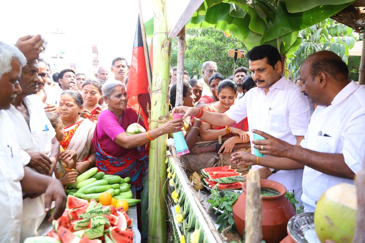 V_Senthilbalaji's tweet photo. கழகத்தலைவர் - மாண்புமிகு தமிழ்நாடு முதலமைச்சர் தளபதி @mkstalin அவர்களின் ஆணைக்கிணங்க, தகிக்கும் வெப்பத்தில் தாகம் தீர்த்திட, கரூர் மாவட்ட கழகத்தின் சார்பில், கரூர் மாநகராட்சிக்கு உட்பட்ட பல இடங்களில், நீர் மோர் பந்தலை இன்று திறந்து வைத்த போது.. https://t.co/a3nypRRu0q