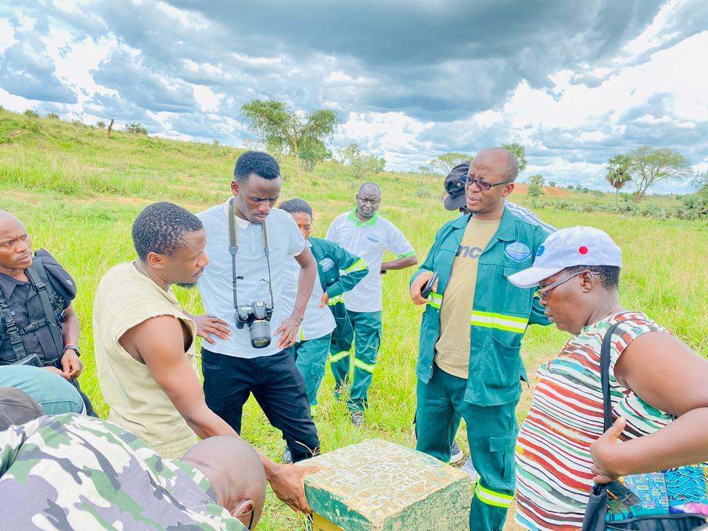 _Kakye's tweet photo. Yesterday,we had a tour in @murchison_falls with the ED @nemaug where he showed us the oil wells that have been restored and handed over to @ugwildlife
#ConserveUg
#NEMAct https://t.co/02TgBXSBPZ
