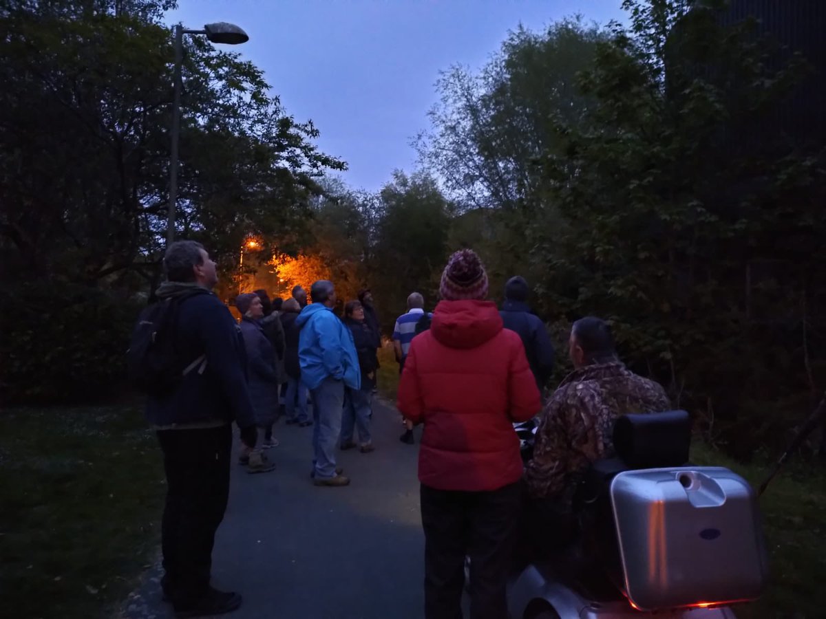 LetcombeBP's tweet photo. Great Dawn Chorus Walk in Wantage, what a turnout at 04.30! Proper partnership working with @SustainableWan1 and Betjeman Park and @buzzcafewantage coming in early to provide breakfast. Thanks everyone! https://t.co/JmRIqVzqdK