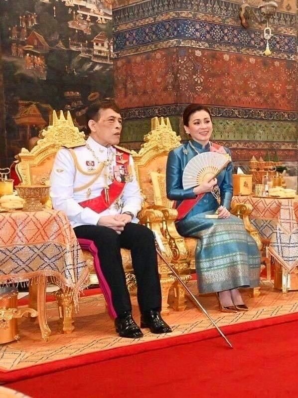 สวัสดีวันอาทิตย์ วันนี้๑ พฤษภาคม ๒๕๖๕
เนื่องในวโรกาสวันครบรอบวันบรมราชาภิเษกสมรสของพระบาทสมเด็จ
พระวชิรเกล้าเจ้าอยู่หัว และสมเด็จพระนางเจ้าสุทิดาพัชรสุธาพิมลลักษณ พระบรมราชินี 
 #เรารักสถาบันพระมหากษัตริย์