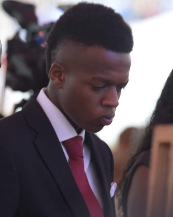 ColloTM_McArum's tweet photo. TangaTanga celebrates this kid's actions but lament aimlessly when #Bazuu decides to observe #CoronaProtocals against Kiambaa Church arsonist.
Hypocricy ๐ฎ https://t.co/WdFxfdwkaJ