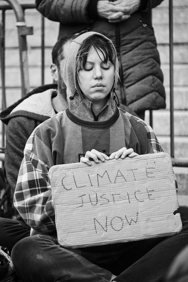 jDevaunPhotog's tweet photo. Climate activists in NYC and around the country held a vigil for Wynn Bruce, who committed an act of self-immolation in front of the U.S. Supreme Court on April 22, 2022 (Earth Day) to protest the government’s failure to act more proactively and aggressively on ecological issues. https://t.co/0iBKZyj3v1