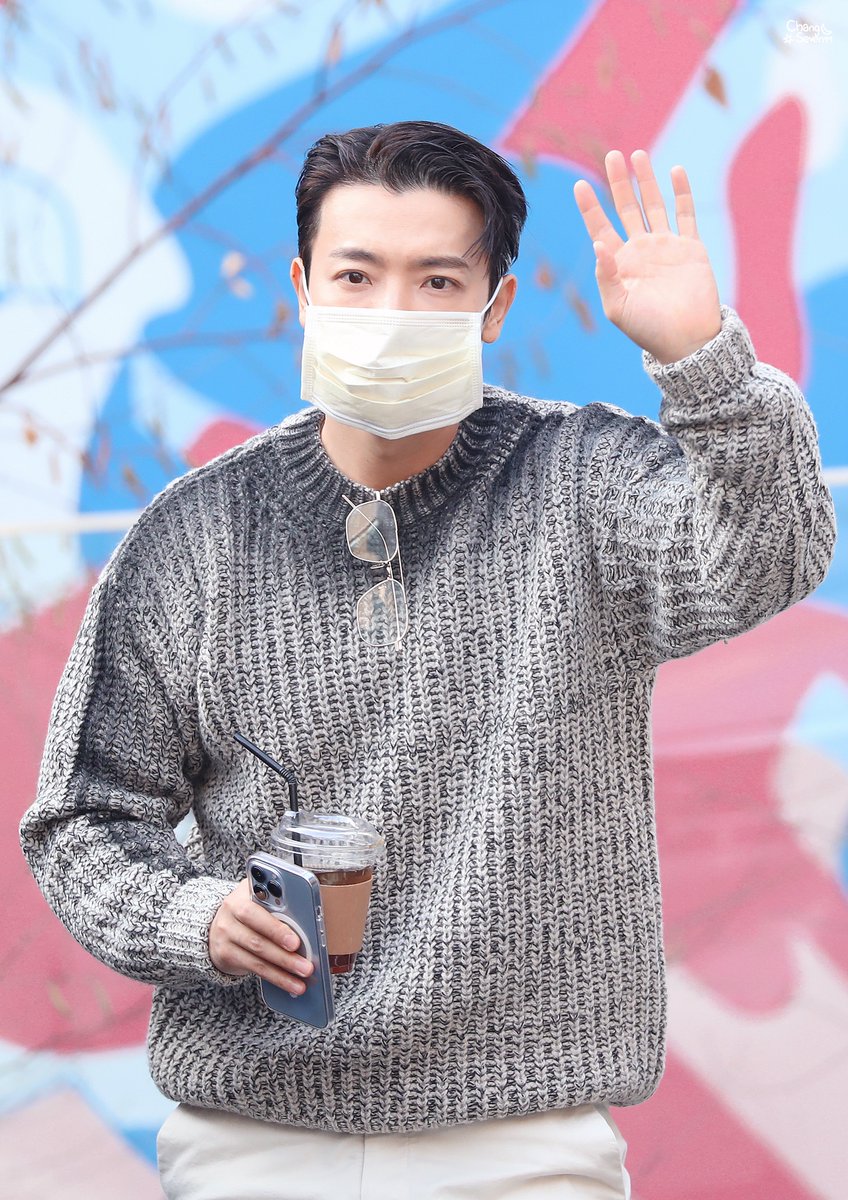 changseven77's tweet photo. ☀️

#leedonghae #donghae #donghaelee #이동해 #동해 #superjunior           #superjuniordne #슈퍼주니어 https://t.co/aCAE9pcW83