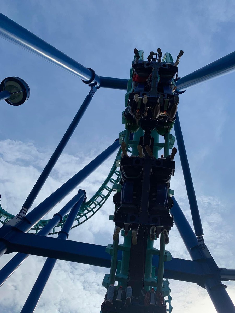 BuckeyeCoaster's tweet photo. Had a great time hanging out with Jeremy and meeting lot of great people at the 50th anniversary celebration of @KingsIslandPR ! #KingsIsland #KI50 #KI2022 #KI1972 #KICelebration #KIAnniversary 🎉
~Shawn
@DonHelbig @chadshowalter https://t.co/czMobihAlP