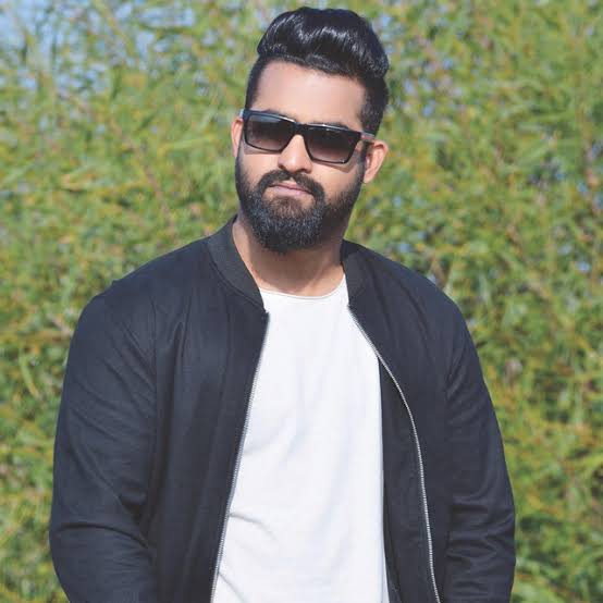 MEGAfansNlgonda's tweet photo. Who Has Huge Fan Base?

🔄#Ntr       ❤️ #RamCharan
https://t.co/Iy4k7XXSgP https://t.co/a1WufzuNYA https://t.co/jI7jQHgzvm