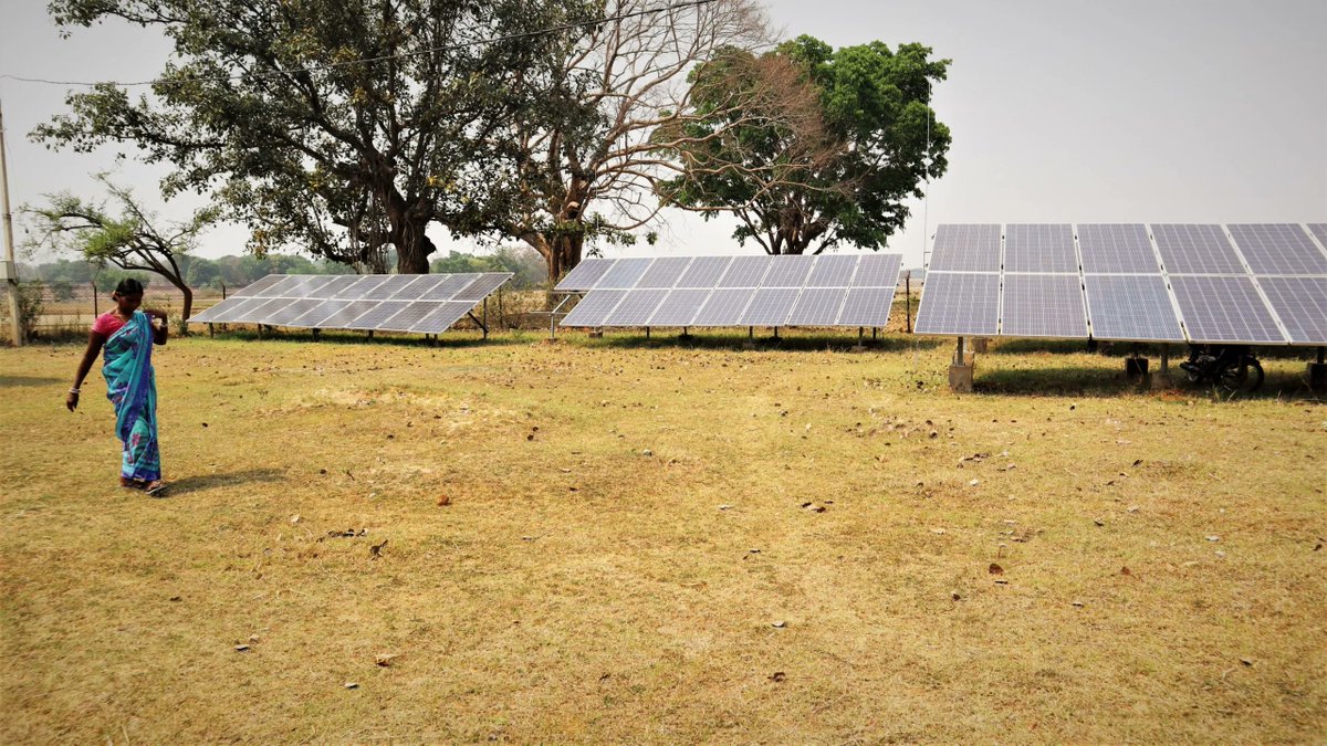 #SDG7Women stories we love💛

Solar #minigrids are encouraging enterprises in Jharkhand’s Gumla district where several women have come forward to start small-scale machine-based rural enterprises that run on #solarenergy👉 bit.ly/3xTHuRI #SDG7