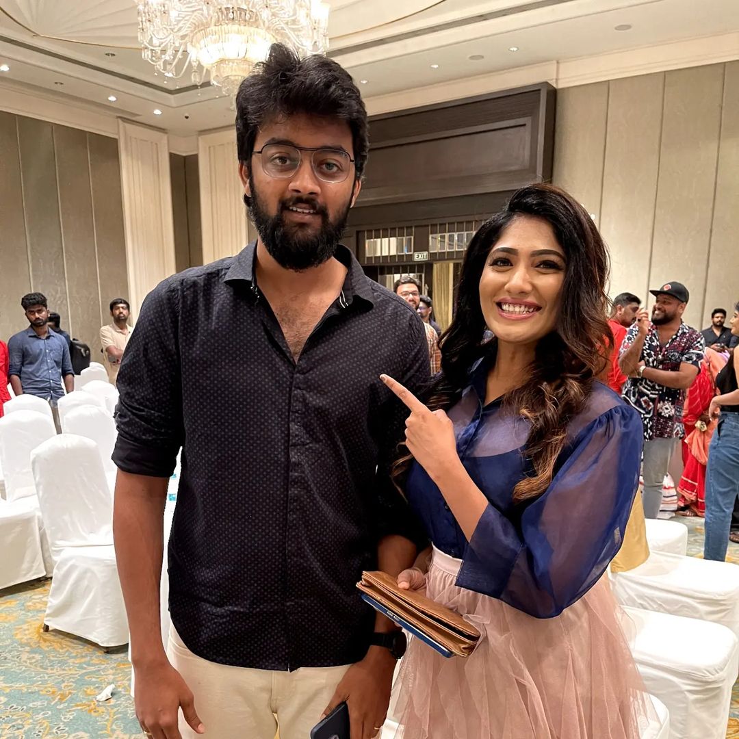 iMariaJuliana's tweet photo. Pictures are from the audio launch of #Thotta which happened yesterday!
With Biggboss season 5 title winner #Rajubhai aka @raju_jeyamohan , Gorgeous @actress_ramyapandian and Dashing @rio_raj
#mariajuliana #biggbossjulie #julie https://t.co/UdnG66aDxi