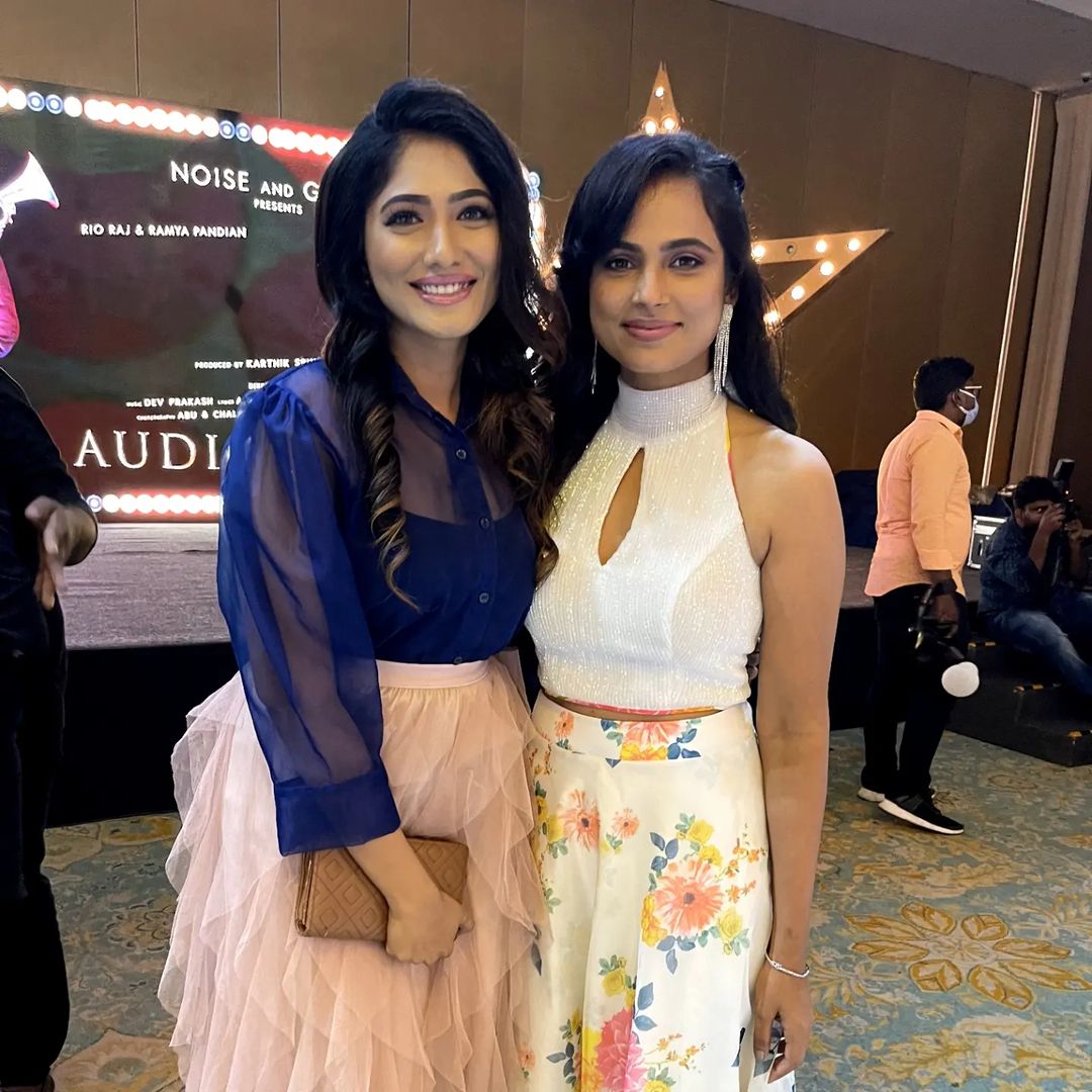 iMariaJuliana's tweet photo. Pictures are from the audio launch of #Thotta which happened yesterday!
With Biggboss season 5 title winner #Rajubhai aka @raju_jeyamohan , Gorgeous @actress_ramyapandian and Dashing @rio_raj
#mariajuliana #biggbossjulie #julie https://t.co/UdnG66aDxi