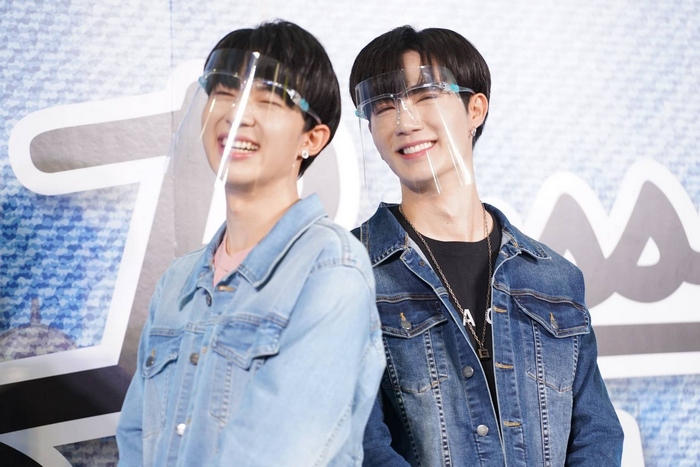 webstarupdate's tweet photo. Jack Russel คว้าคู่จิ้นสุดฮอตจาก #นิ่งเฮียSeries "ซี พฤกษ์ - นุนิว ชวรินทร์" เดินแบบครั้งแรกในงาน Denim Sale By Jack Russel  >>  https://t.co/WVAYZLdM6o 
#JackRusselXZeeNuNew
#ZeePruk #NuNew #ZeeNuNew #ซีนุนิว #CutiePieSeries https://t.co/zCjPyyHWMM