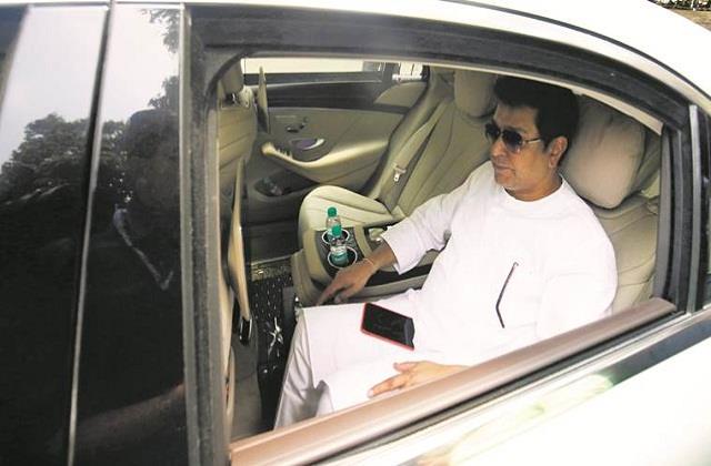 punjabkesari's tweet photo. राज ठाकरे के काफिले में हादसा, 10 गाड़ियां क्षतिग्रस्त...आज औरंगाबाद में है रैली
https://t.co/gNmGZbHgoP

#RajThackeray #MaharashtraNavnirmanSena #Pune #Aurangabadrally #convoyaccident #vehiclesdamaged #NationalNews #राजठाकरे # https://t.co/To2ru5H2wV