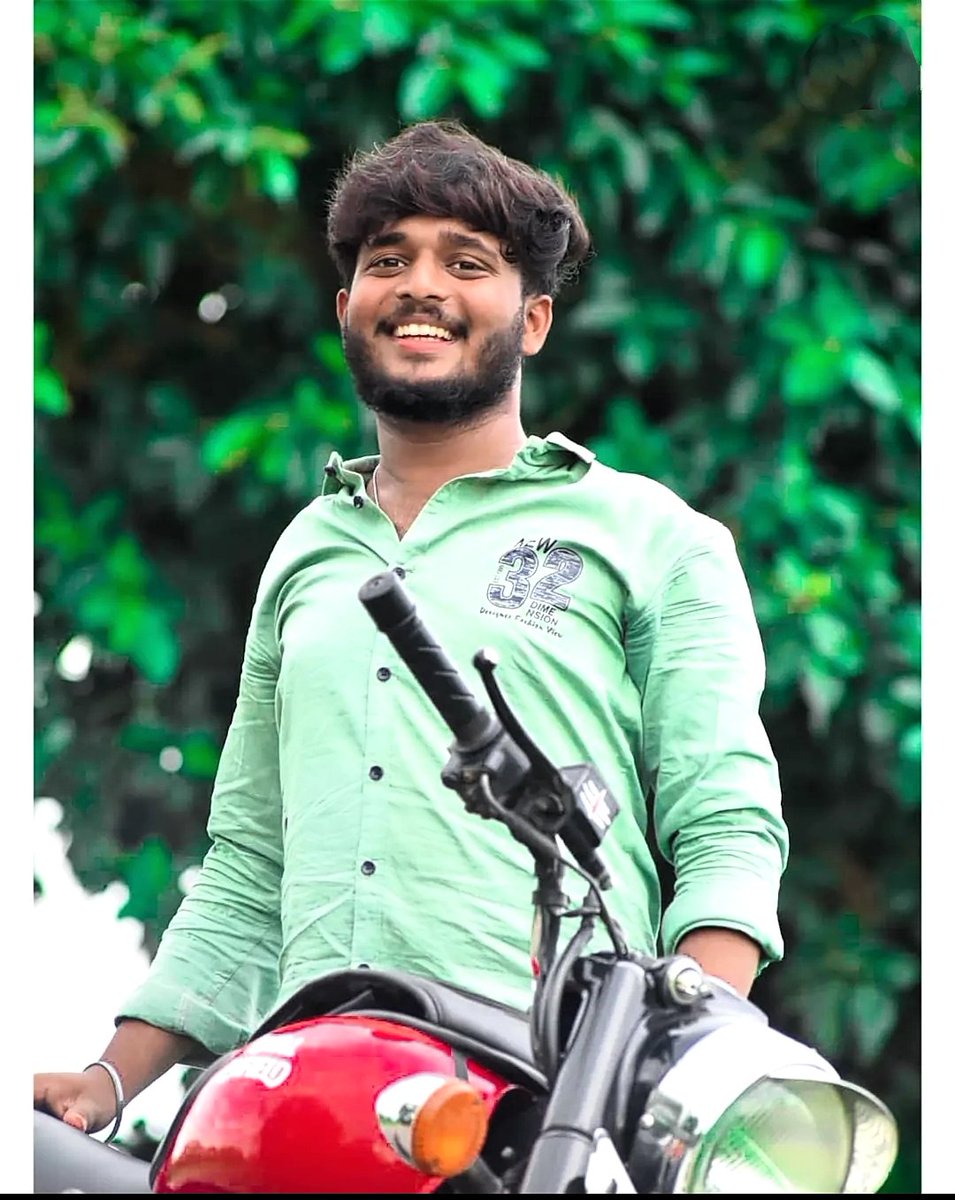 ShankulaChandu's tweet photo. @harshasai_ Hey harsha sai bro, here is your brother sai, where is another five brothers 😊😀😍❤️ https://t.co/Tgww22aSx4