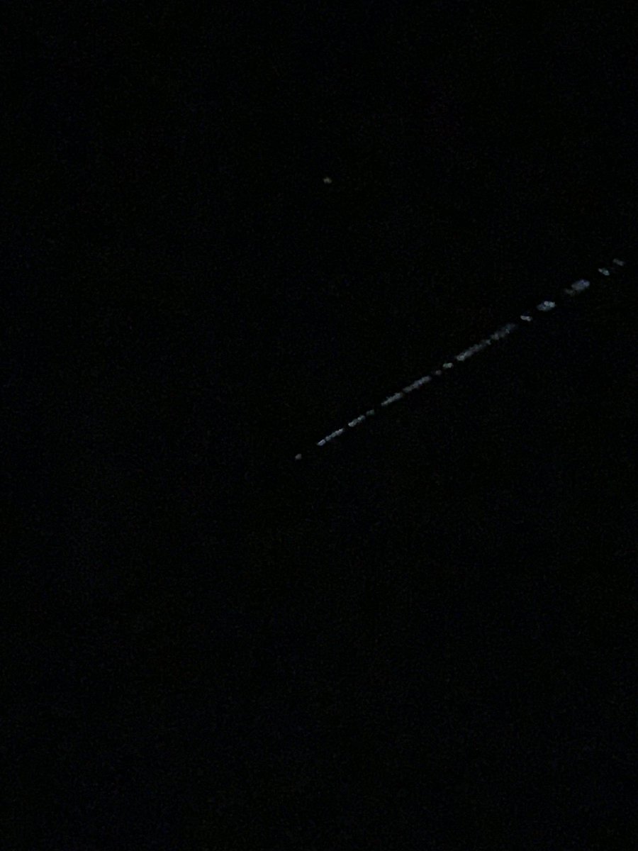 SammyDee000's tweet photo. Actually thought we saw a UFO tonight around 10:00pm driving through Chemainus…..but I think it may have been the starlight satellite train after googling it.  Freaked me right out at first though 😂 https://t.co/gIG5GRrGhU