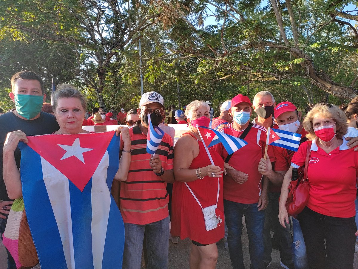 HumanidadesUCLV's tweet image. #CentrodeIdiomas de la Facultad de Humanidades listo también para desfilar.
#LanguageCenter
#CubaViveYTrabja 
#CubaViveyVence 
#CubaQueLindaEsCuba 
#UCLVnuestra