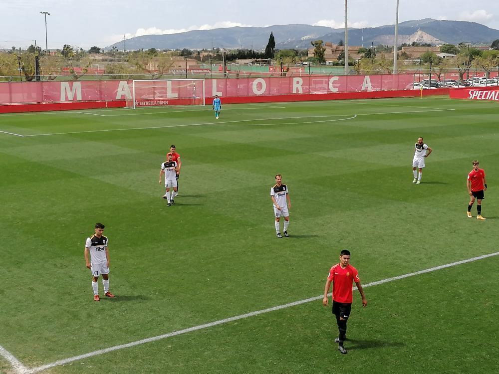 🔚 Finaal del partit!!

<a href="/RCD_Mallorca/">RCD Mallorca</a> B 1 - <a href="/CEConstancia/">CE Constància</a> 3

⚽ <a href="/Kike_Sanchez11/">Kike Sanchez</a> 
⚽ Buades
⚽ <a href="/SaulDiazReco/">Saul Diaz Recobeni</a> 

📷 <a href="/racheldevidal/">Rachel de Vidal</a>

#JuntsFeimHistòria #CENTConstància