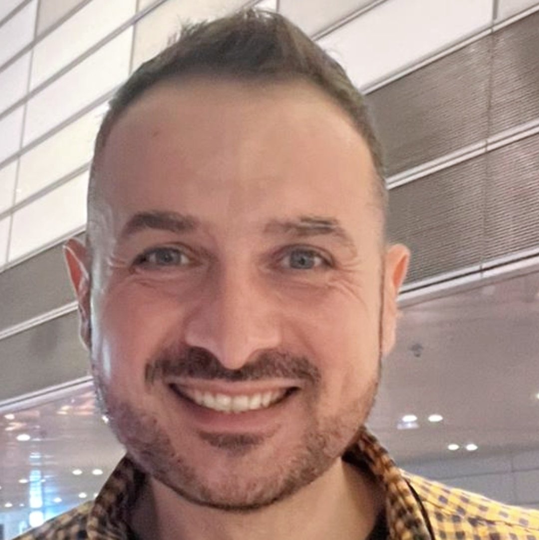 Husseyn's tweet photo. #NewProfilePic https://t.co/hsBKwkUX6t