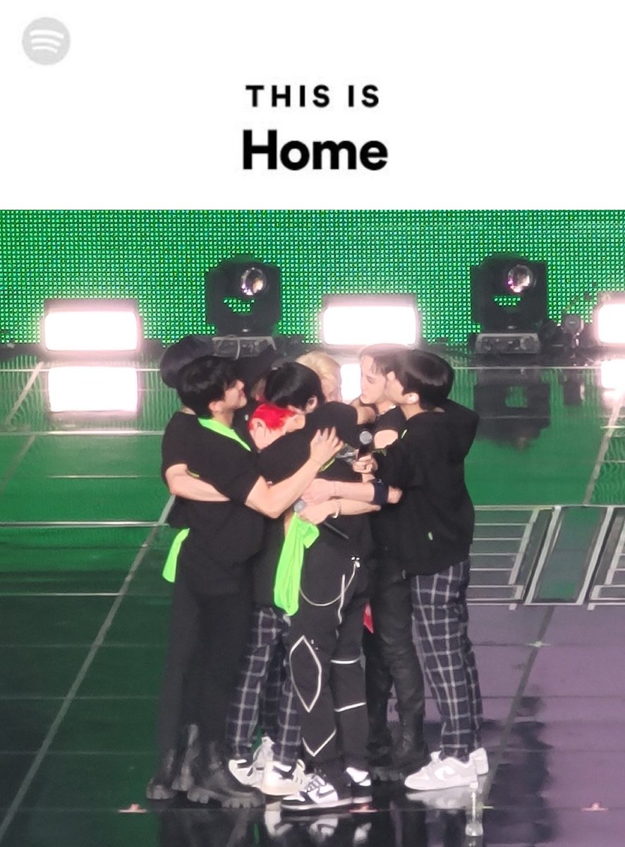skznewsupdates's tweet photo. I love you, @Stray_Kids. Thank you. https://t.co/v7SHTsdZyS