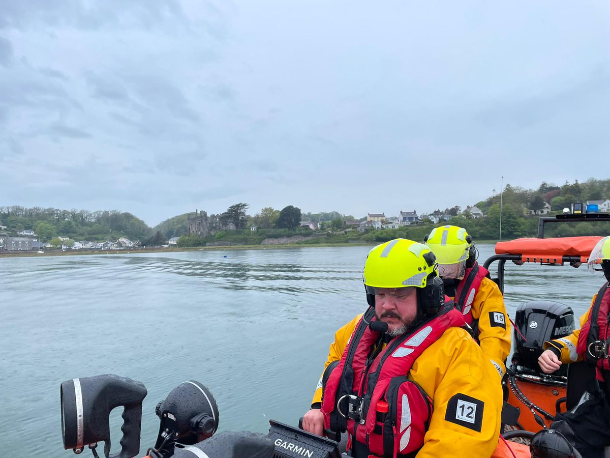 Ferryside Lifeboat tweet media