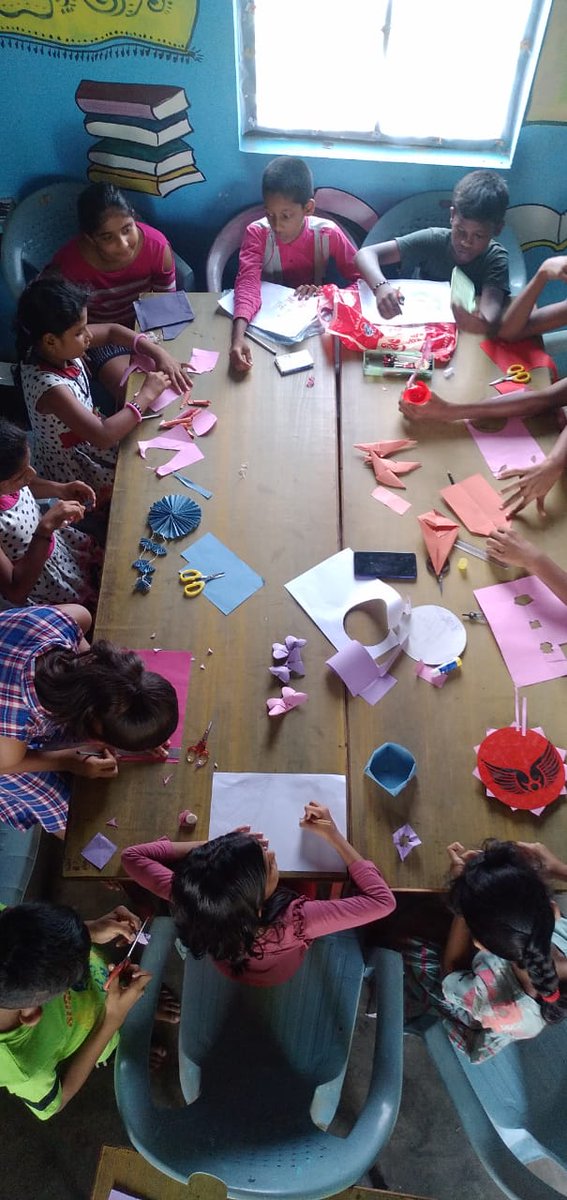 readingkafka's tweet photo. Librarians' training in Udupi organised by CEO Zilla Panchayat Naveen Bhat & team has led to new energy in library activities. Pics shared by Naveen Bhat. #childfriendlylibraries https://t.co/kqkLY9UTXM