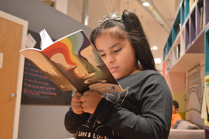 826CHI's tweet photo. 📘 📚📖 When anyone asks what we're doing this weekend...
💭 What's on your weekend reading list?
.
.
.
#sundayvibes #weekendreading #chicagostudent #studentwriting #nonprofit #chicago #826 #826chi #studentwriter #chicagostudent https://t.co/PHTW7cdrYK