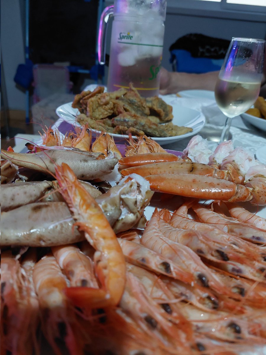 LopezMontano's tweet photo. El pescaíto en casa tampoco estuvo tan mal #FeriaSevilla22 https://t.co/xe6lZ7YLq4