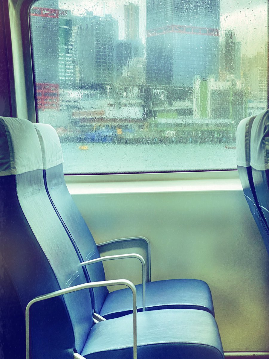 DiscoBayHK's tweet photo. Heading home #DiscoveryBayFerry #DiscoveryBay #DBHK #HongKong https://t.co/rSrQOgBUa7