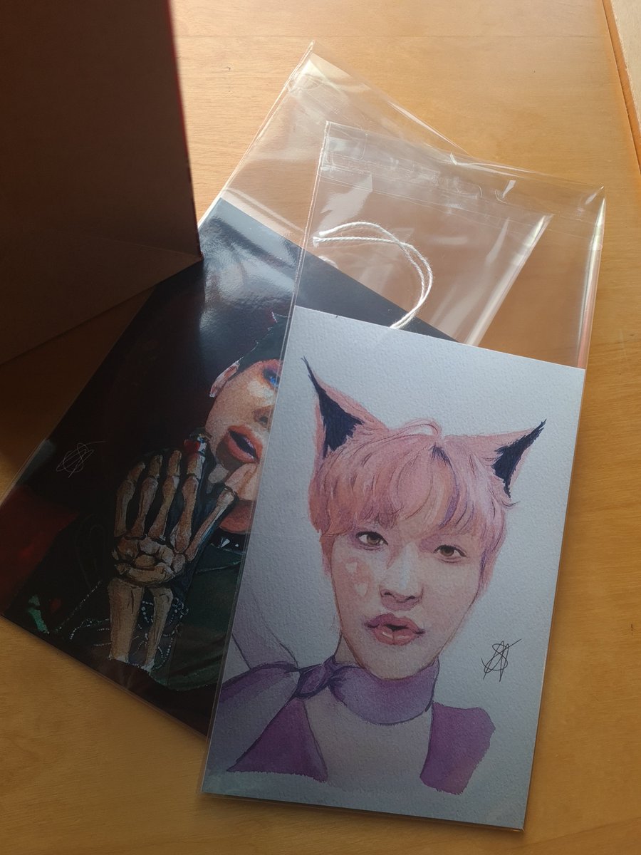 b_artside's tweet photo. Goodies packed and heading off to the concert now #ATEEZWORLDTOUR2022 #ATEEZinLondon #ateez #ateezinlondon_D2 #ateez come find us to pick up a free print, will update with locations later https://t.co/VA8MzNdW9x