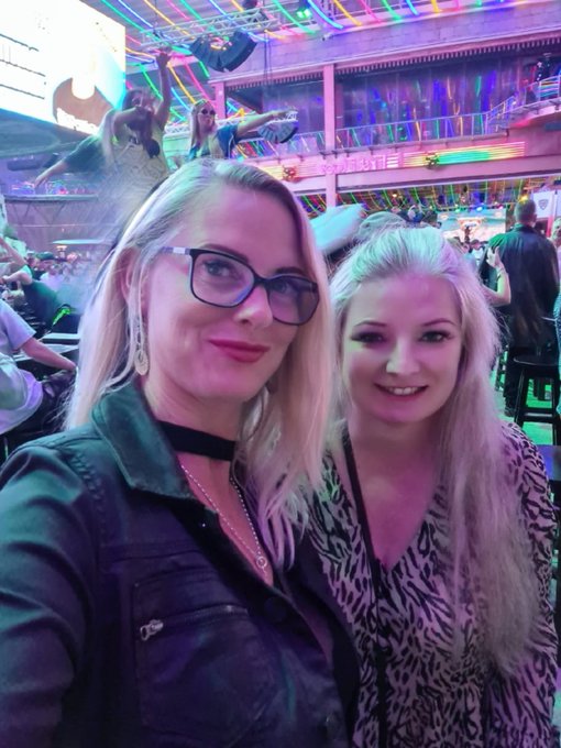 Sch&ouml;nen Sonntag w&uuml;nsche ich Euch bzw. wir💋 Wie angek&uuml;ndigt waren wir gestern im Mega-Park🍻🍸🇪🇸 Hat echt<a href="/tag/actress"class="tags"><span>#actress</span></a><a href="/tag/blonde"class="tags"><span>#blonde</span></a><a href="/tag/casting"class="tags"><span>#casting</span></a><a href="/tag/milf"class="tags"><span>#milf</span></a><a href="/tag/contentcreator"class="tags"><span>#contentcreator</span></a>