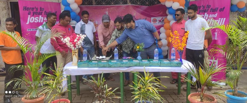 Sambalpur DO celebrated 1st anniversary of XP95 at Keonjohar 2 RSA under Sambalpur DO. Cake cutting done by XP95 customers.  XP95  customers felicitated with gift at  ROs.

<a href="/IOCL_ODISHA/">IOCL_ODISHA</a>
<a href="/indianoilcl/">Indian Oil Corp Ltd</a>
<a href="/IOCRetail/">IndianOil PetrolPump</a>
<a href="/DirMktg_iocl/">Director (Marketing), IndianOil</a>
<a href="/AkhauriEd/">Amitabh Akhauri, ED(Retail Sales - S&W), IndianOil</a>
<a href="/BaniMohanty/">Bani Mohanty</a>
