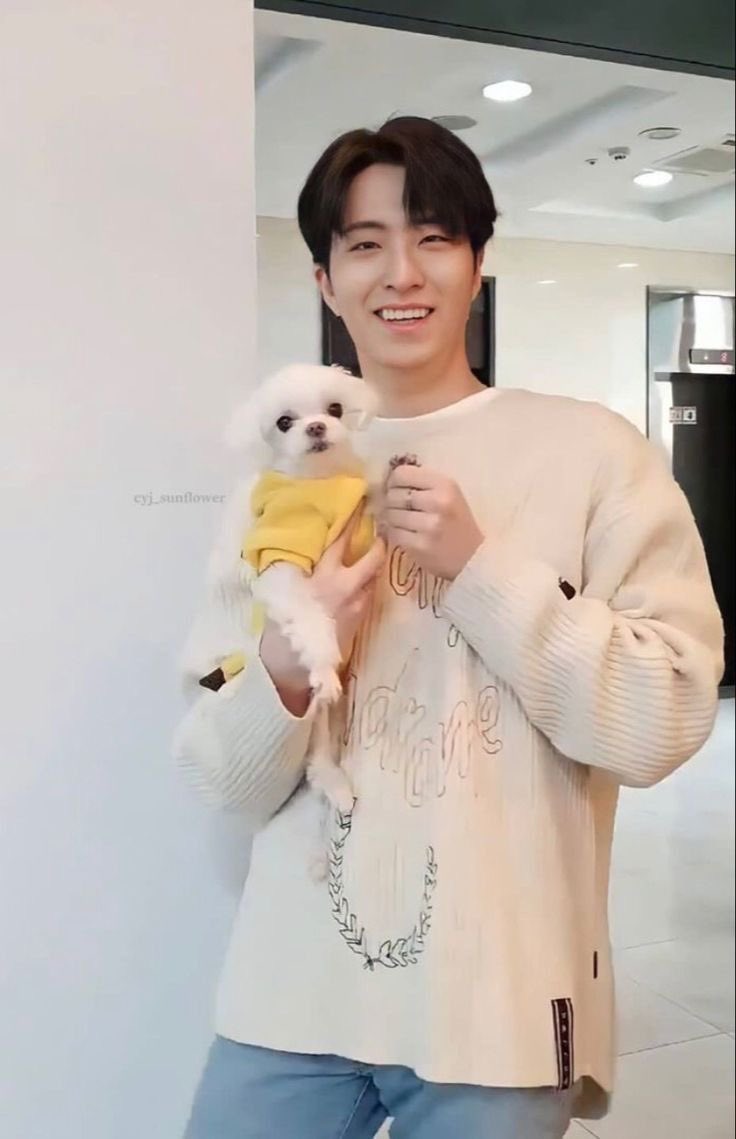 _jacksign's tweet photo. same thing happened with Youngjae. He's SHINING now https://t.co/0JANRE86qv