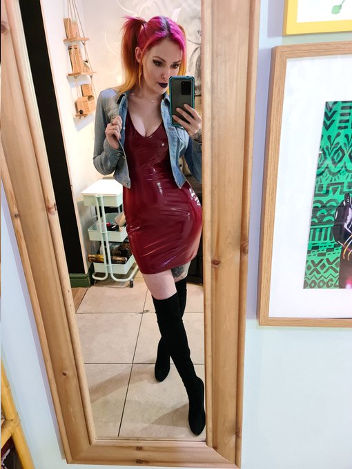 Last night's dress for the drag show Date with the Devil ? https://t.co/9O7FhV0AMR
