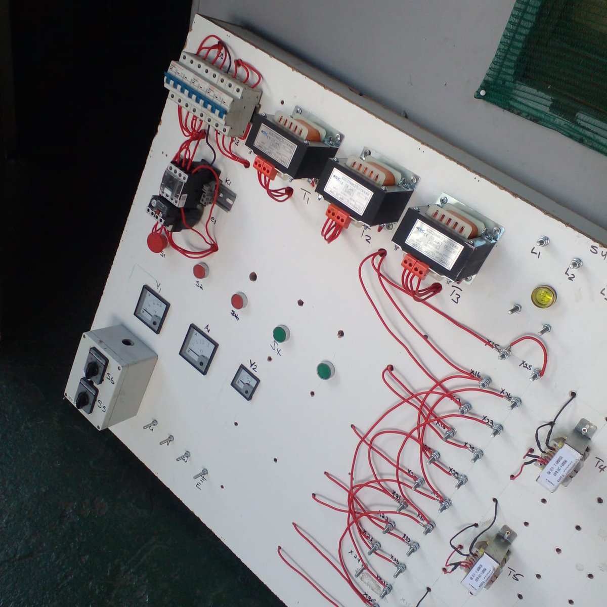 ElectricalTry's tweet photo. As we continue pursuing our strategy to reach out as many remote areas as we can. These electrical panels will be fitted with movable and foldable light stands so that its easy to set up class anywhere there is shelter and afford the marginalized students an opportunity as well https://t.co/kAw4y8llDP