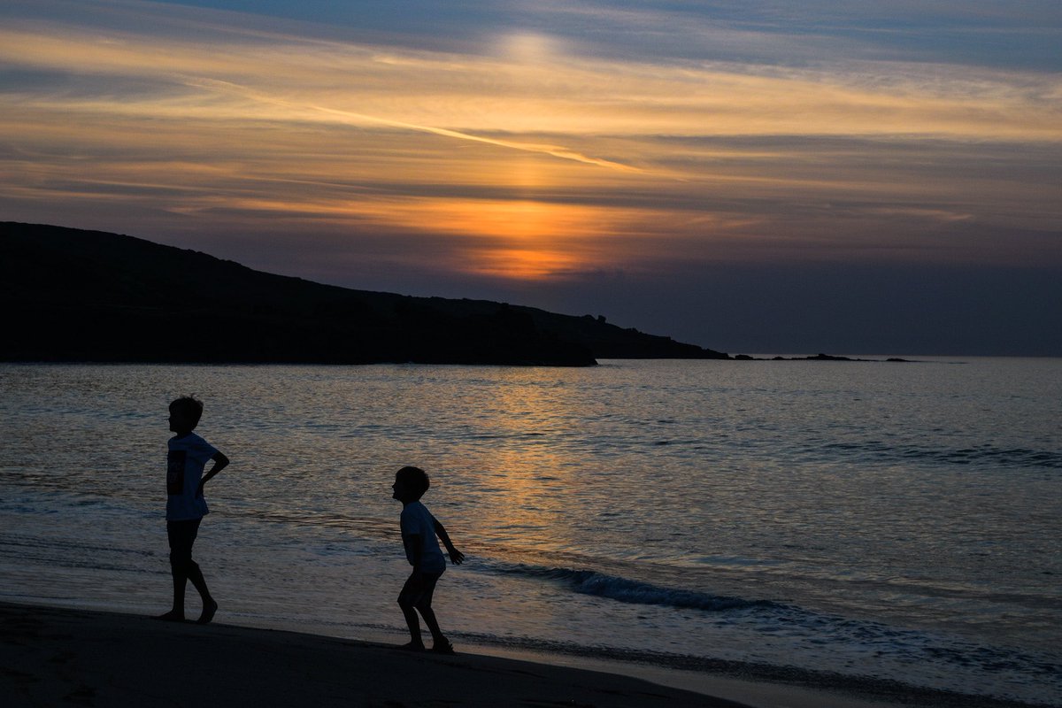 AnnaWeilding's tweet photo. @BraydenCreation Cornwall St.Ives Sunset ☀️ https://t.co/TxwB2DjP1O