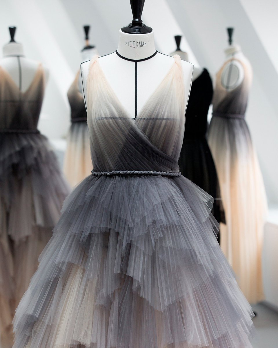 JEO6591's tweet photo. #BalletFascination #BalletCostumes @OperaRoma https://t.co/psZdlFbFQv