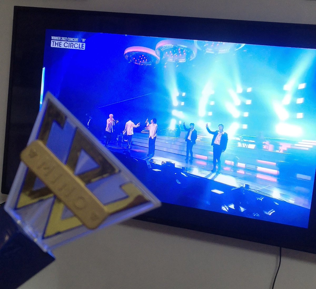 minyoon_uh's tweet photo. lights up!! 💙#WINNER2022Concert https://t.co/7CNPQzazSz
