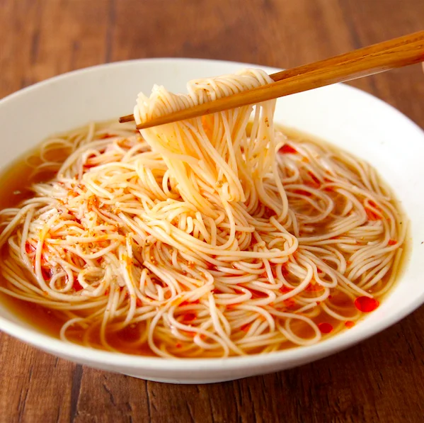 旨辛味で食欲がそそられる？！味噌ラーメン派の人に推したいという素麺の食べ方！