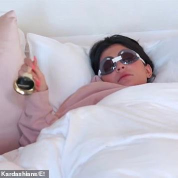 ohpolly's tweet photo. Bank Holiday Sunday mood
Which Kardashian/Jenner are you today?
Like for Kendall🍾
Retweet for Kylie💤 https://t.co/9Ut9pJ0dZ9