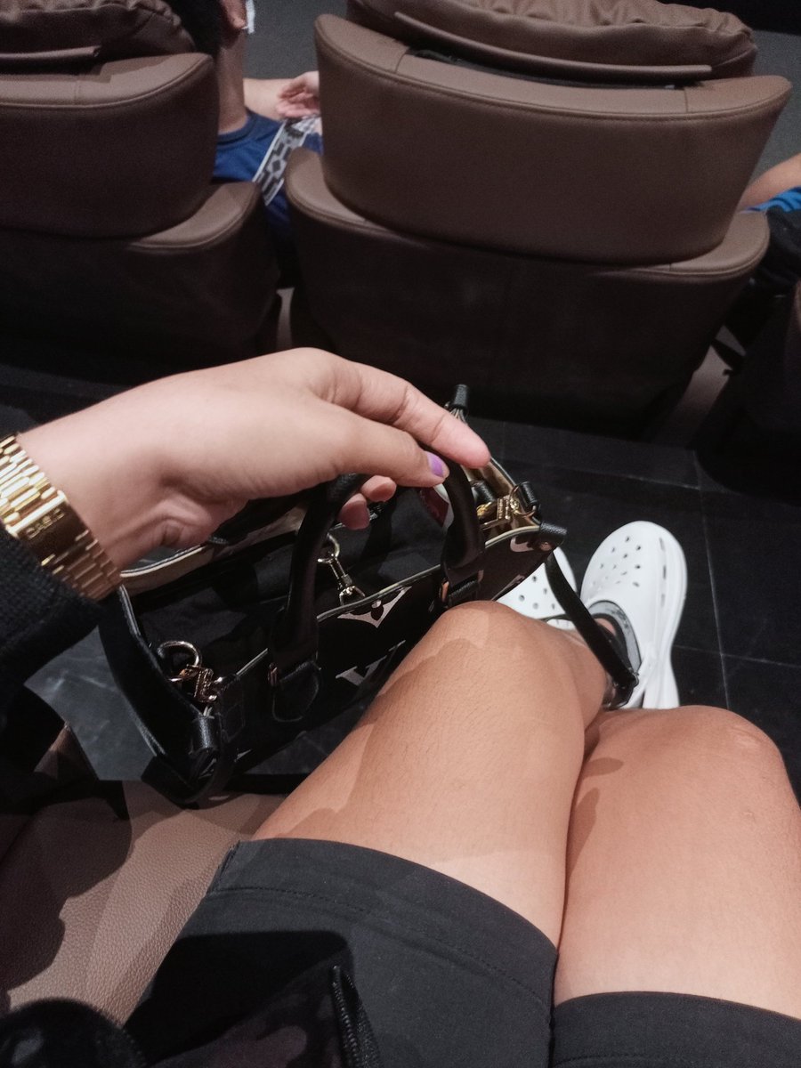 Labbsh_t's tweet image. Lol! I deserved all the Best in life 🥰. #BornPrincessGrewupQueen