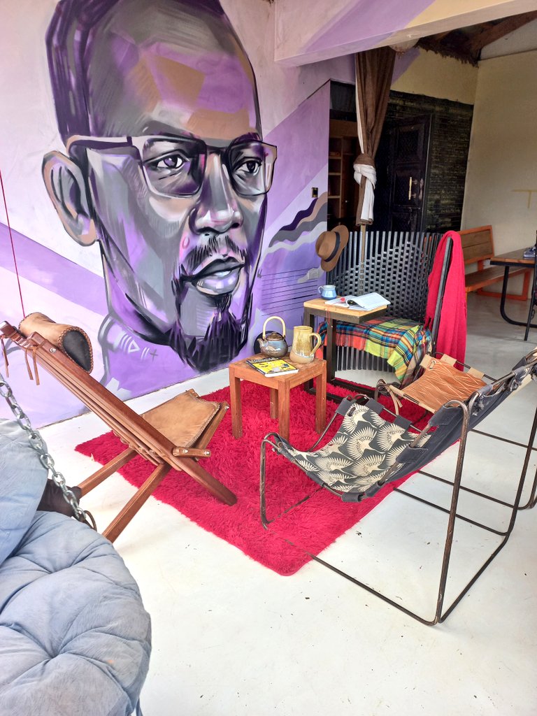 dnahinga's tweet photo. Made everything in this pic. 

And then @Mwakisha_Makoko and @ViktartMwangi showed up to do their magic 🎨 🖌 🎩 

Onwards and Upwards! 

#BuildSlowly 
#SketchItBuildIt 
#EveryStepCounts 
✍🏿 https://t.co/GnqezoYqOs
